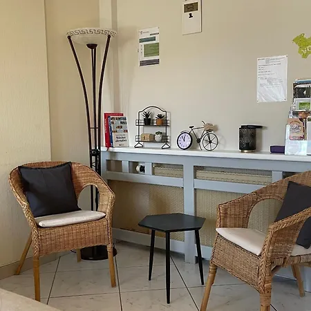Cosy A Pour Deux Personnes - Fr-1-589-813 *